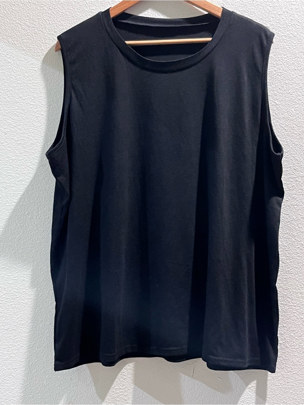 Source Unknown Black Muscle Tee